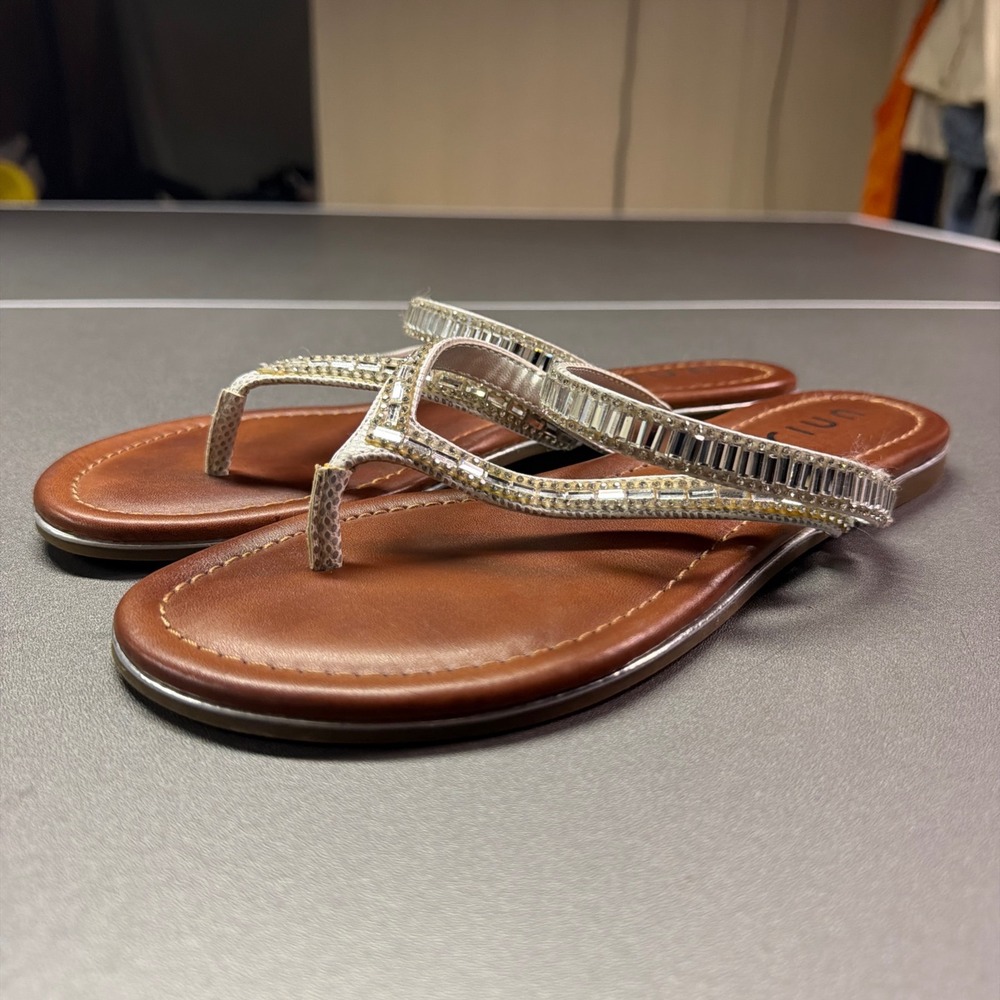 Unisa Womens Brown Silver Rhinestone Embellished Thong Sandals Flat Size 8.5M